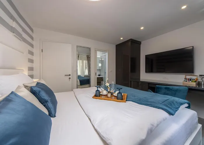 Forever Apartment & Rooms